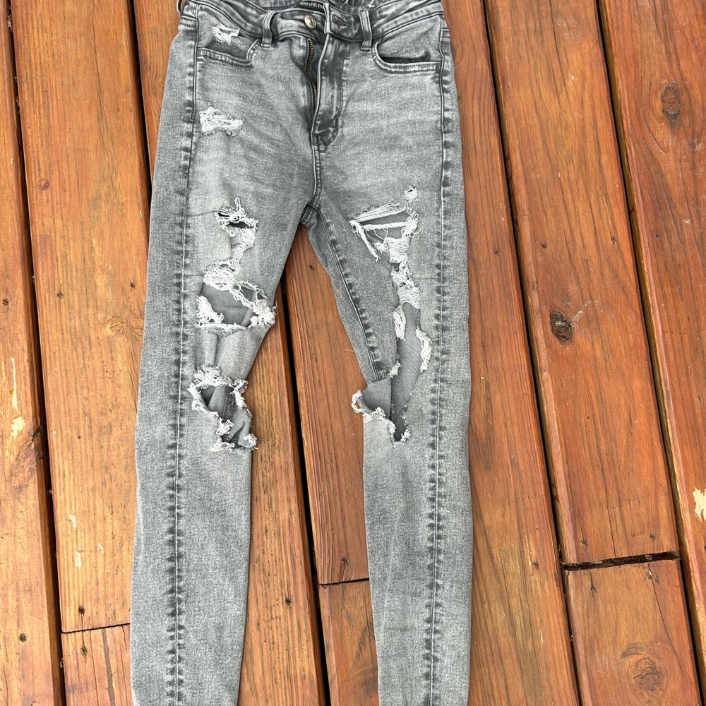American Eagle distressed jeans